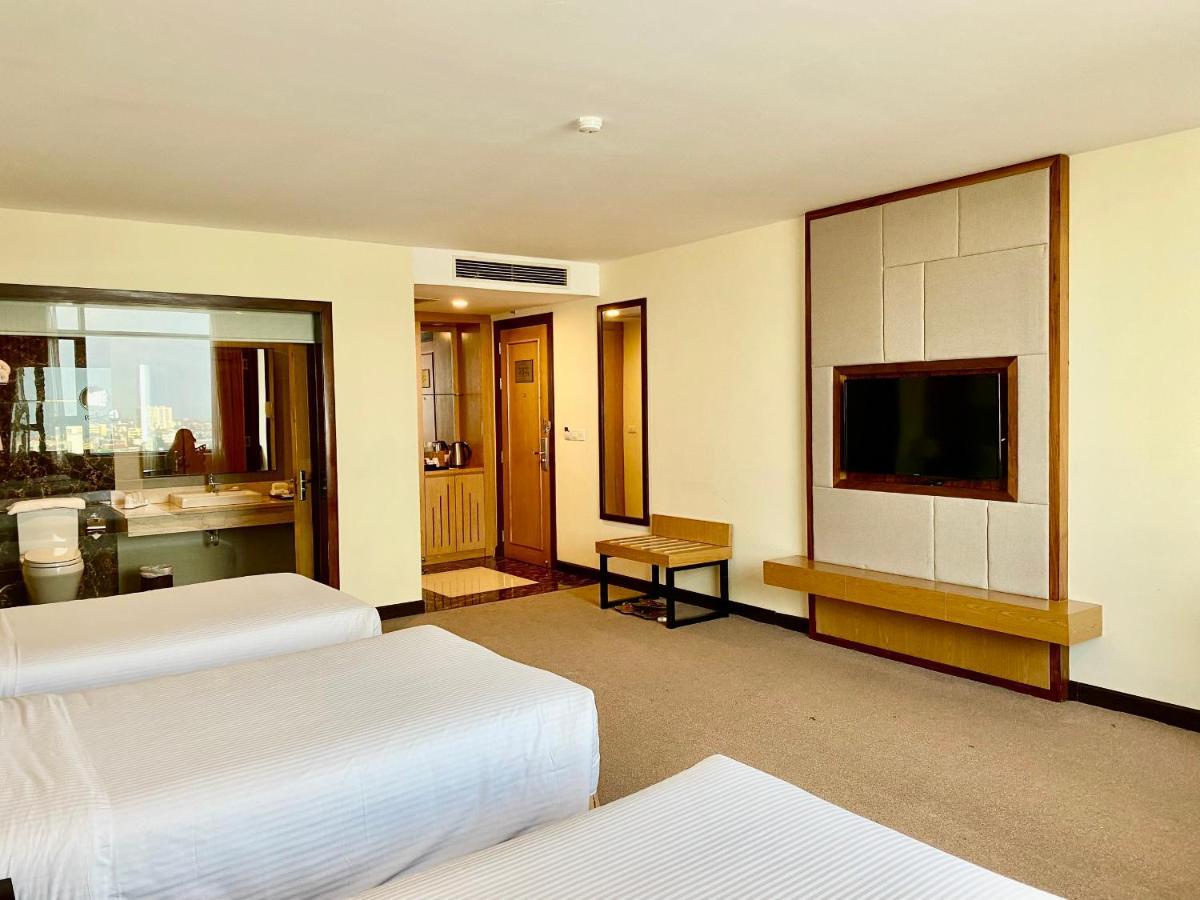Muong Thanh Luxury Buon Ma Thuot Hotel Exteriör bild
