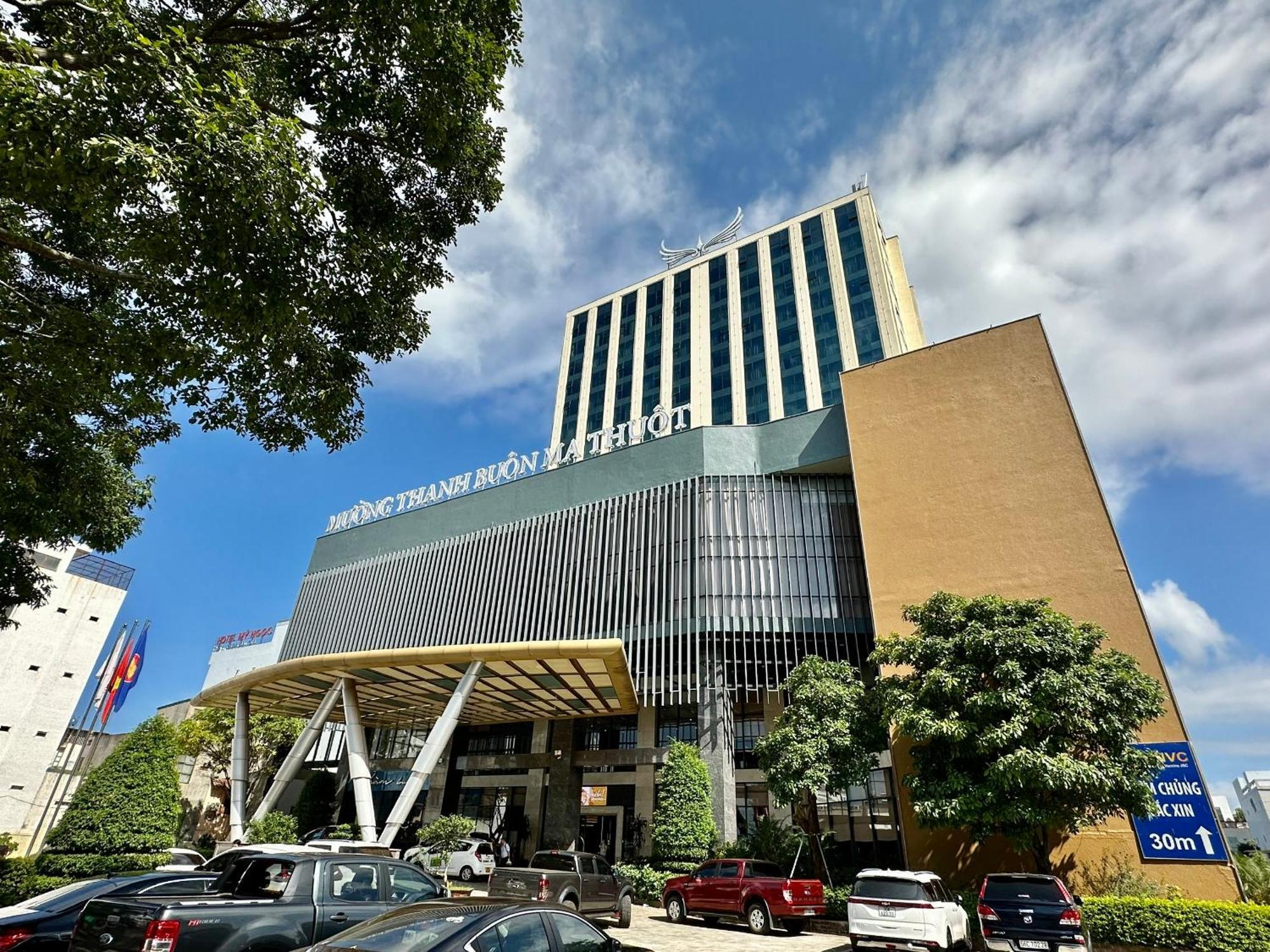 Muong Thanh Luxury Buon Ma Thuot Hotel Exteriör bild