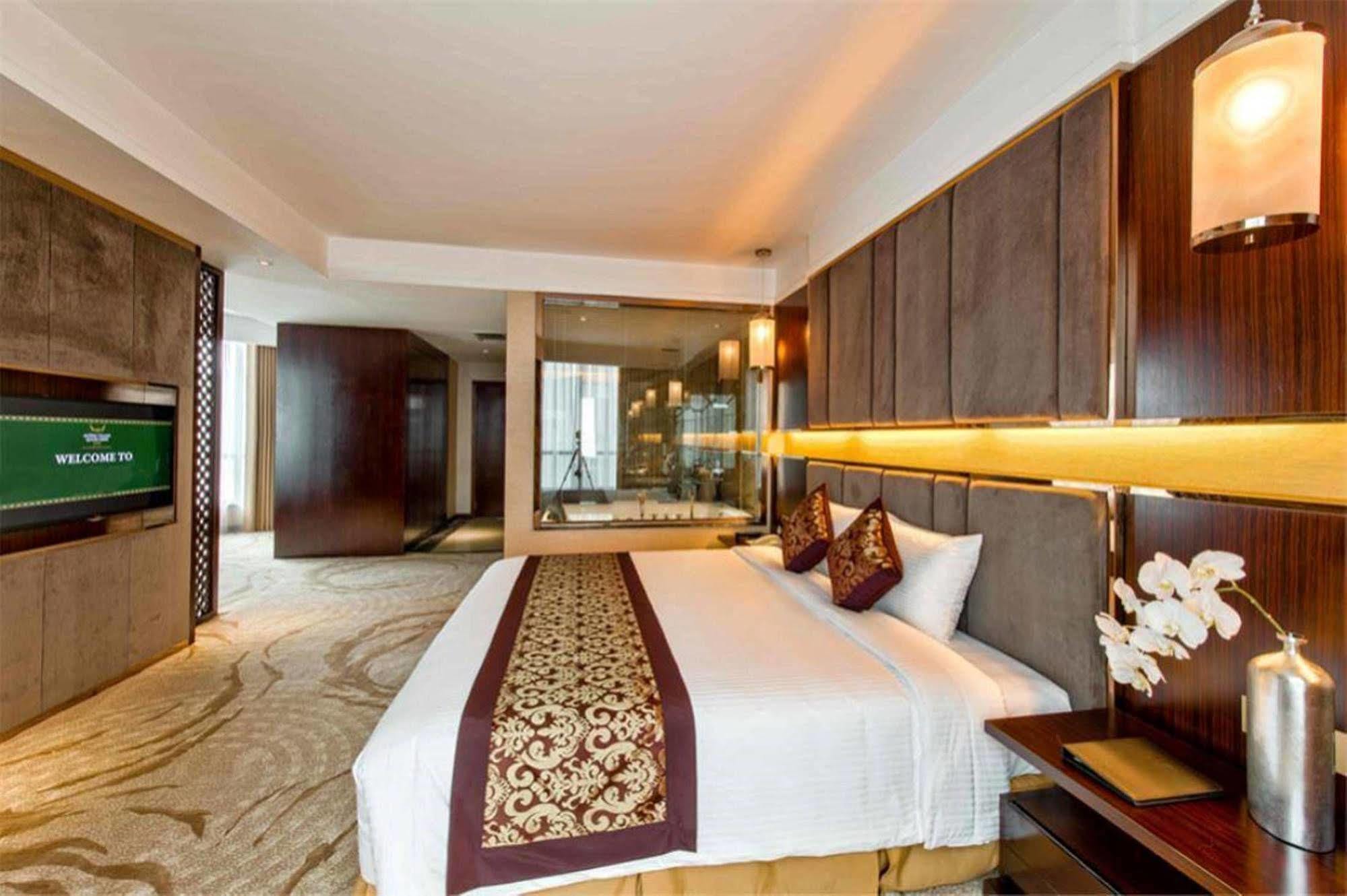 Muong Thanh Luxury Buon Ma Thuot Hotel Exteriör bild