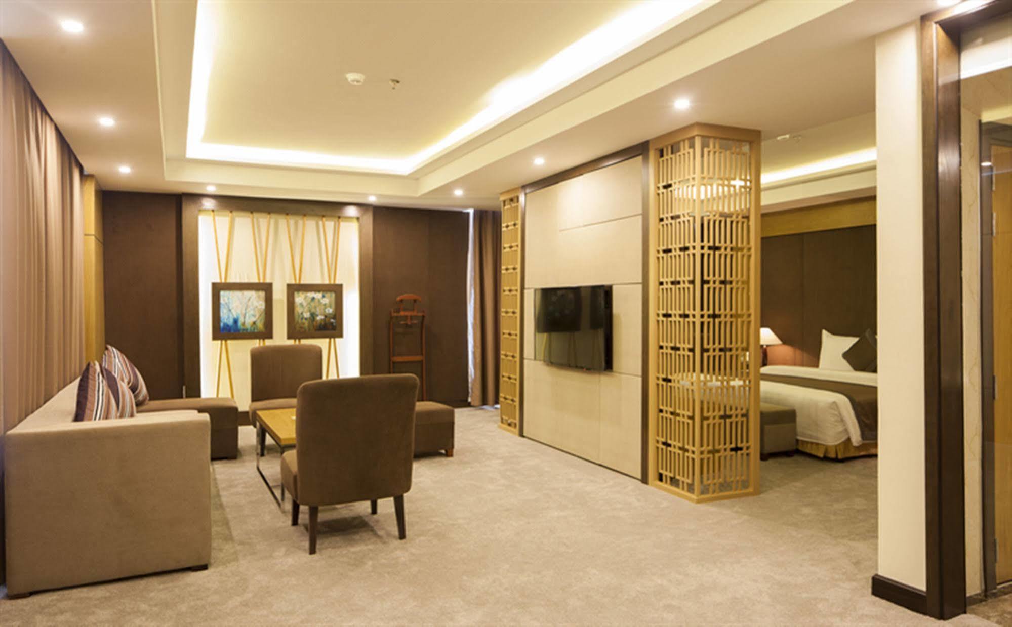 Muong Thanh Luxury Buon Ma Thuot Hotel Exteriör bild